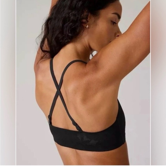 Athleta Ritual Adjustable Bra - Picture 4 of 7